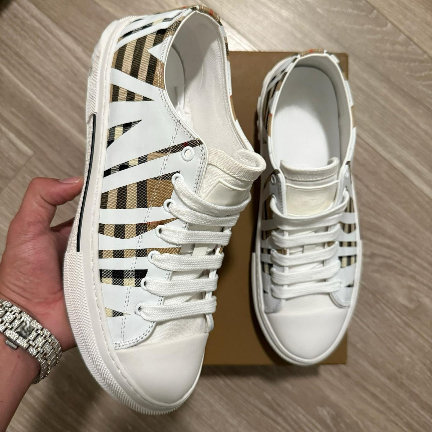 BlueBerri White