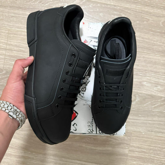 DG All Black